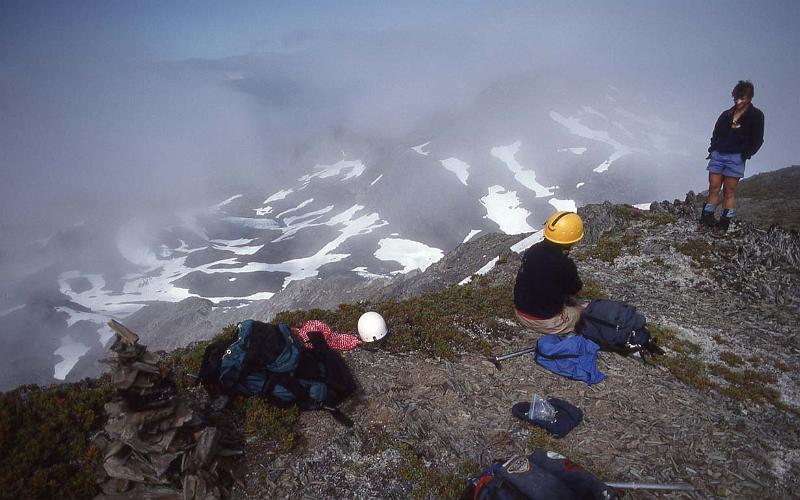 Bailey Trav 046 Aug-1989 Descending from Mt Ferry.jpg
